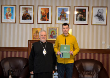 Єпископ Мукачівський і Карпатський Віктор Бедь удостоїв українського воїна-захисника Андрія Рибалко медалі «За відданість Богу і вірність Україні»