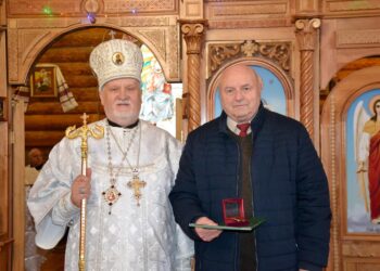 Єпископ Віктор Бедь удостоїв перекладача з французької Віктора Мотрука ордена святого Костянтина Острозького до 75-річчя від дня народження