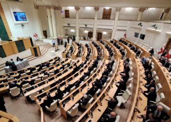 Парламент Грузії позбавив мандатів 49 депутатів від опозиції