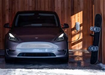 У Польщі масово відмовляються від електромобілів Tesla