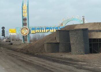 «Залишилося 7 кілометрів нещасних». Люди масово покидають прифронтові села Дніпропетровщини