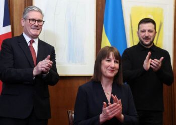 Україна та Британія підписали угоду про кредит на 3 мільярди доларів на оборонні потреби