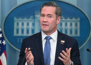 Радник Трампа заявив, що той – не Байден, щоб з ним можна було “таке провернути”