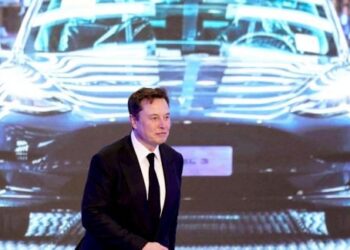 Інвестор Tesla закликав Маска самоусунутися з посади гендиректора, – Sky News