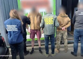 Курсанта військового вишу з Львівщини затримали під час одержання 14,5 тис. доларів від ухилянта