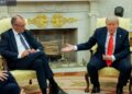 Мерц вручив Трампу свідоцтво про народження його діда, нагадавши про німецьке коріння президента США
