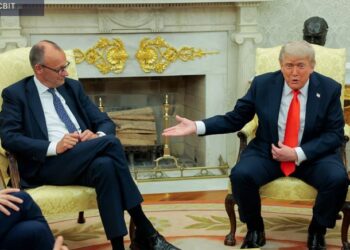 Мерц вручив Трампу свідоцтво про народження його діда, нагадавши про німецьке коріння президента США