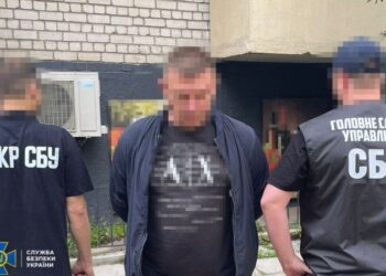 У Києві у взаємодії з Сирським викрили масштабну схему переведення військових на “тилові” посади за хабарі