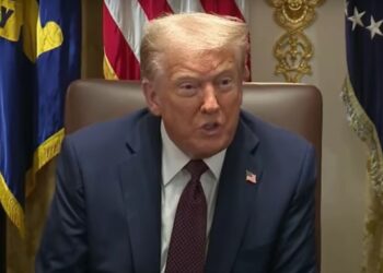 Трамп пообіцяв “економічну війну” проти Росії, якщо вона уникатиме переговорів