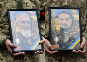 Ужгород попрощався з двома українськими воїнами-героями: Олександром Дзуринцем та Юрієм Бачкаєм