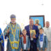 Єпископ Мукачівський і Карпатський Віктор Бедь урочисто подарував Андрію Делятинчуку, селищному голові смт Ясіня, копію Лазещинської ікони Пресвятої Богородиці