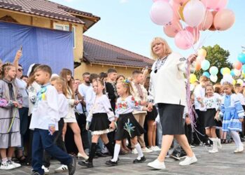 На Закарпатті відкрили релокований з Донеччини Краматорський ліцей