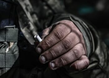 Беззахисні оборонці на великій війні. Президент підписав закон про військового омбудсмена. Чому це важливо?