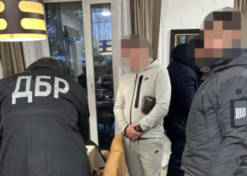 КПК не містить жодних застережень про необхідність залучення захисника при повідомленні особі про підозру – Верховний Суд
