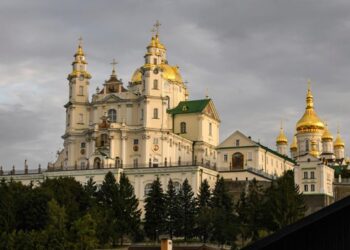 В Почаївській лаврі проводять обшуки