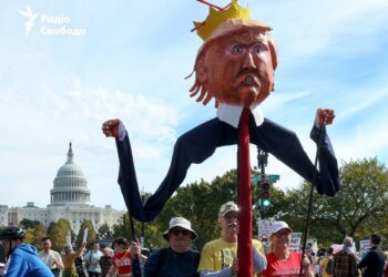 «Ні королям»: масові протести проти політики Дональда Трампа у США