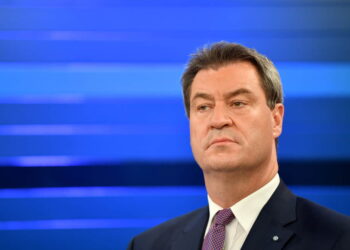 Прем’єр Баварії закликає ЄС обмежити в’їзд молодих українців