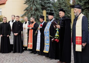 Представники духовенства Мукачівсько-Карпатської єпархії ПЦУ взяли участь в екуменічному молитовному вшануванні полеглих українських захисників і захисниць на Пагорбі Слави в м. Ужгороді