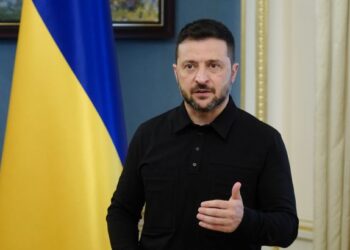 Зеленський був здивований розмовою Трампа з Путіним і анонсом зустрічі в Угорщині, – Axios