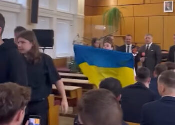 У Словаччині школярі покинули зустріч із Фіцо після його слів про війну в Україні