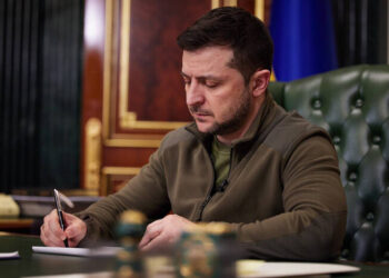Реформа місцевого управління: підписано закон про контроль за рішеннями рад