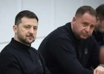 Вибір Зеленського: ні миру з Росією, ні війни з корупцією