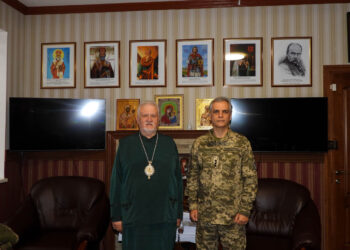 Єпископ Мукачівський і Карпатський Віктор Бедь провів зустріч зі старшим лейтенантом Олександром Гаврошем, офіцером групи ЦВС Ужгородського РТЦК та СП