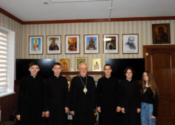 Єпископ Мукачівський і Карпатський Віктор Бедь провів зустріч з делегацією молодих паломників із Тернополя