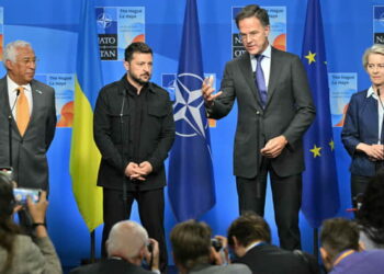 Мільярди на зброю попри брак довіри? Як Україна та ЄС будують спільну зовнішню політику