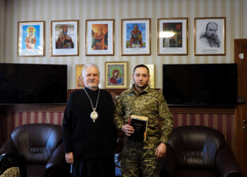 Керуючий Мукачівсько-Карпатською єпархією Віктор Бедь провів зустріч з майором Михайлом Чокнадієм — військовослужбовцем 101-ї Закарпатської ОБр ТрО ЗСУ