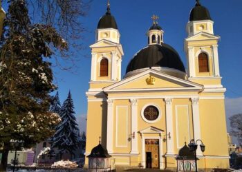 Суд зобов’язав передати парафії ПЦУ Свято-Духівський собор у Чернівцях