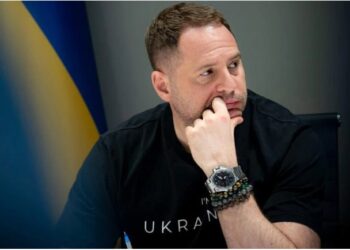 Вода з мерців, походи на кладовище та “особлива скриня”: Мендель заявила, що Єрмак займається магією