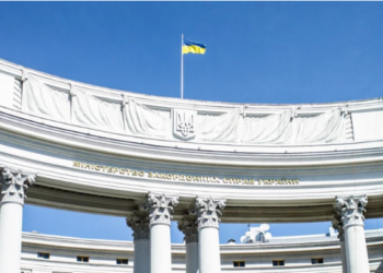 МЗС радить Угорщині та Словаччині відправляти ультиматуми до Кремля, а не до Києва