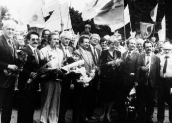 Статус Засновника для депутатів Незалежності: набрав чинності Закон № 4700-IX