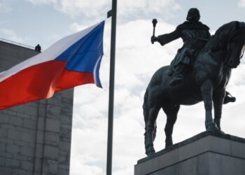 Чехія запропонувала запустити до Словаччини реверсний потік нафти трубопроводом «Дружба»