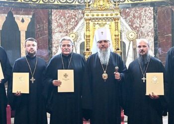 Митрополит Епіфаній прийняв до ПЦУ настоятеля та клір Володимирського собору (фото)