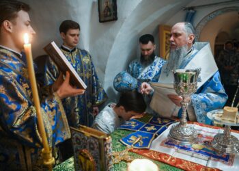 Митрополит Епіфаній звершив у Лаврі Божественну літургію з нагоди свята Благовіщення