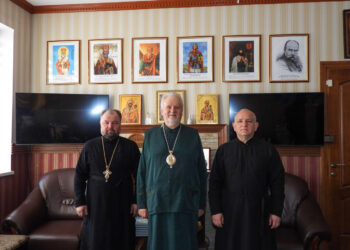 Керуючий Мукачівсько-Карпатською єпархією єпископ Віктор Бедь обговорив із протоієреєм Федором Голодняком протидію УПЦ МП діяльності парафії ПЦУ в Тітківцях