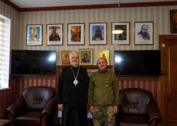 Єпископ Мукачівський і Карпатський Віктор Бедь провів зустріч з ієреєм Іваном Цаньком — військовим капеланом, військовослужбовцем 128-ї ОГШБр ЗСУ