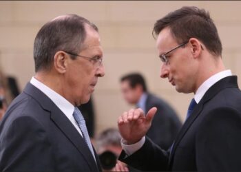 WP: Глава МЗС Угорщини регулярно звітував Лаврову про засідання ЄС