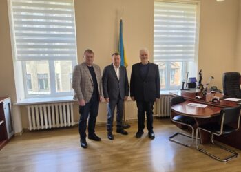 Професор єпископ Віктор Бедь зустрівся з професором Володимиром Ортинським, головою Вченої ради Національного університету «Львівська політехніка»