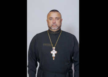 Керуючий Мукачівсько-Карпатською єпархією Віктор Бедь нагородив військового капелана, протоієрея Анатолія Натолочного, орденом «Хрест за Честь та Віру» з нагоди 25-річчя священницького служіння
