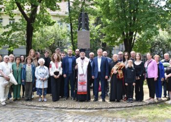 Ужгород: представники української громадськості, влади, духовенства ПЦУ та громадських організацій молитовно вшанували жертв політичних репресій в Україні