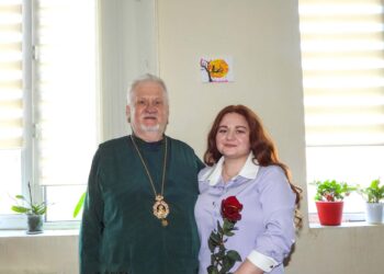 Єпископ, президент Карпатського університету імені Августина Волошина Віктор Бедь привітав Ганну Белан з Днем народження
