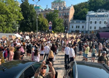 У Києві та низці інших міст вимагають не звільняти Федорова