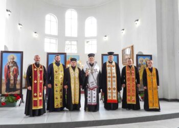 Єпископ Мукачівський і Карпатський Віктор Бедь очолив молебень за перемогу, мир і благополуччя у кафедральному Свято-Петро-Павлівському храмі в селі Лазещина