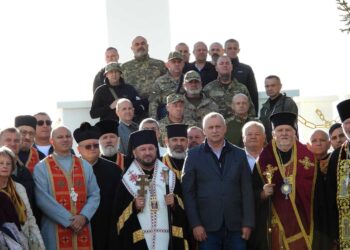Єпископ Мукачівський і Карпатський Віктор Бедь взяв участь в екуменічному молебні на горі Керек у Берегові з нагоди 25-річчя освячення пам’ятного Хреста